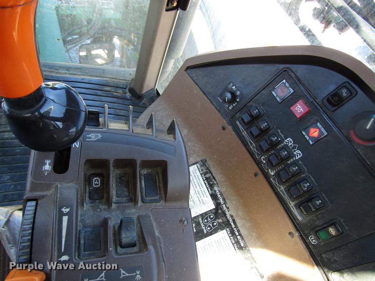 image for item DD4339 2013 John Deere 4830 sprayer