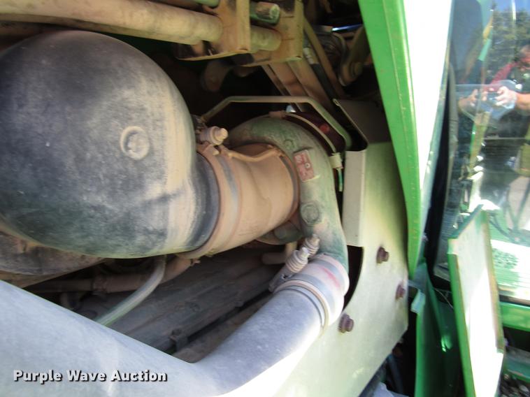image for item DD4339 2013 John Deere 4830 sprayer
