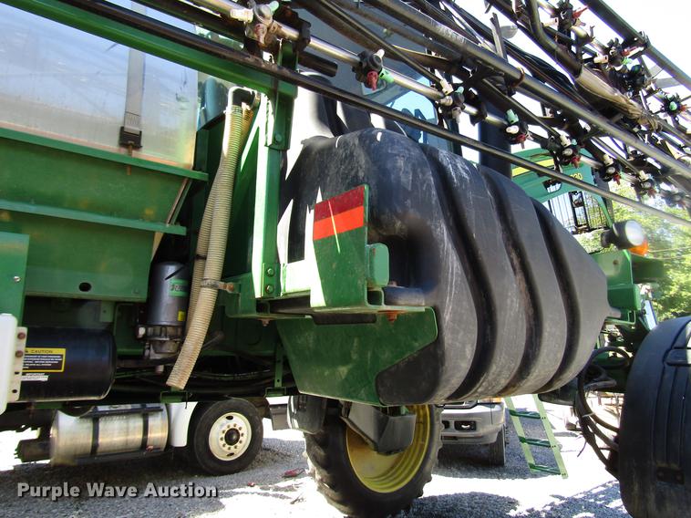 image for item DD4339 2013 John Deere 4830 sprayer