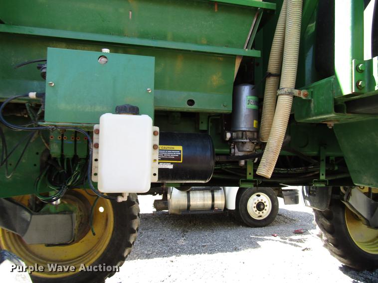 image for item DD4339 2013 John Deere 4830 sprayer
