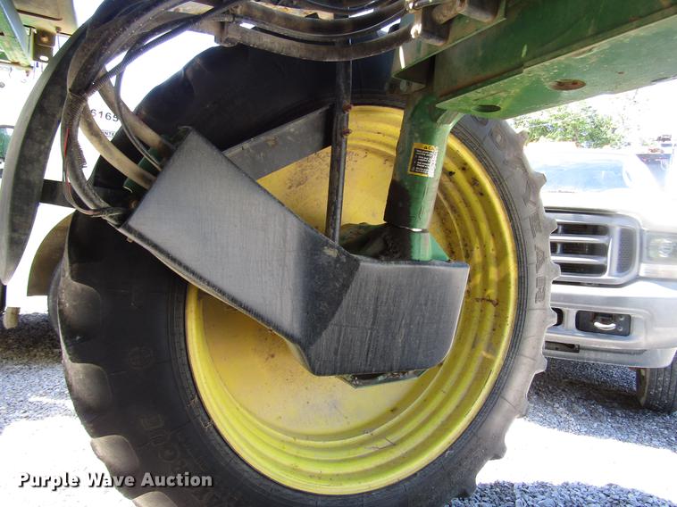 image for item DD4339 2013 John Deere 4830 sprayer