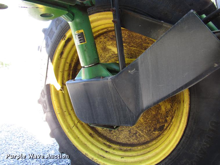 image for item DD4339 2013 John Deere 4830 sprayer