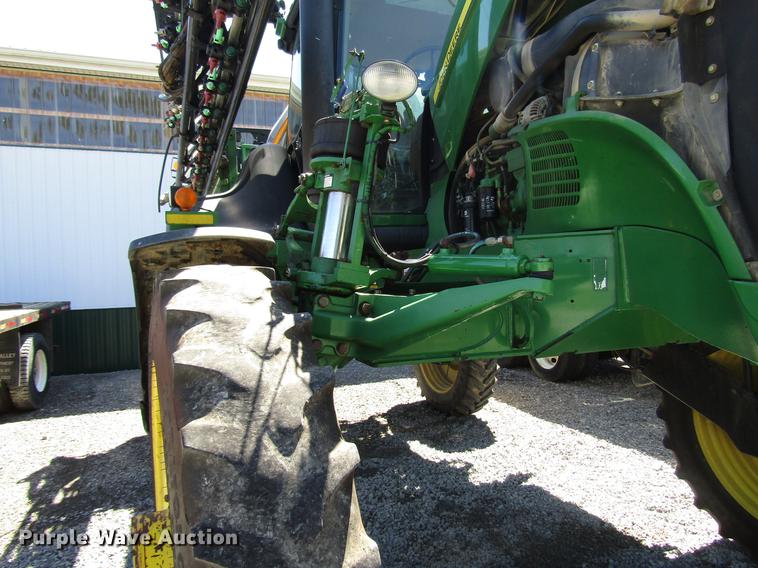 image for item DD4339 2013 John Deere 4830 sprayer