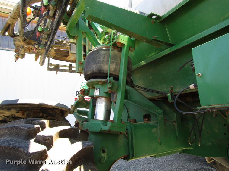 image for item DD4339 2013 John Deere 4830 sprayer