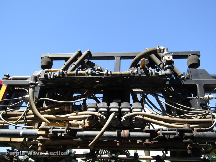 image for item DD4339 2013 John Deere 4830 sprayer