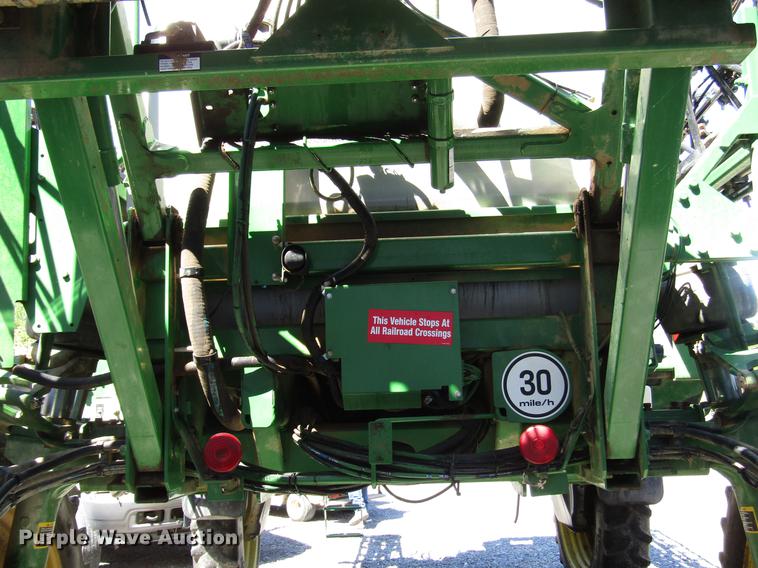 image for item DD4339 2013 John Deere 4830 sprayer