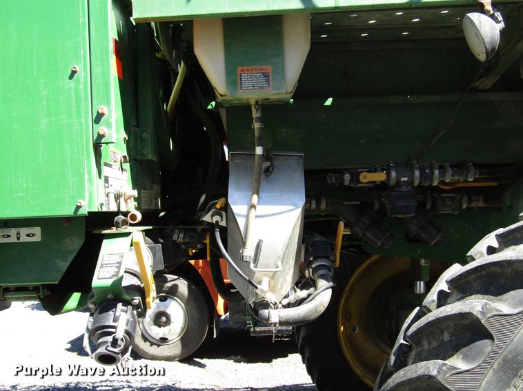 image for item DD4339 2013 John Deere 4830 sprayer