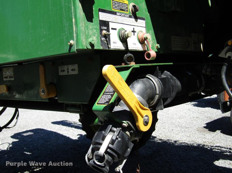image for item DD4339 2013 John Deere 4830 sprayer