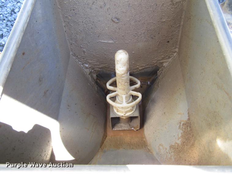 image for item DD4339 2013 John Deere 4830 sprayer