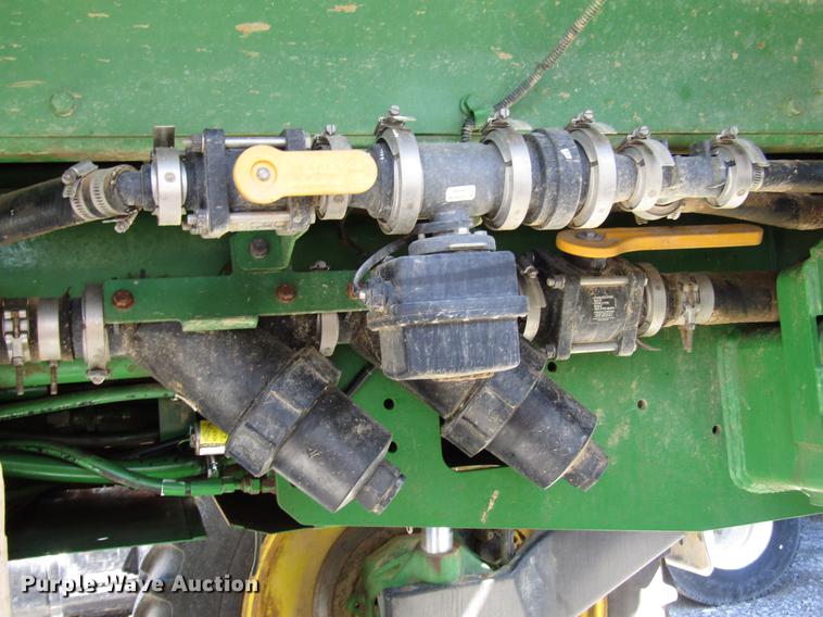image for item DD4339 2013 John Deere 4830 sprayer