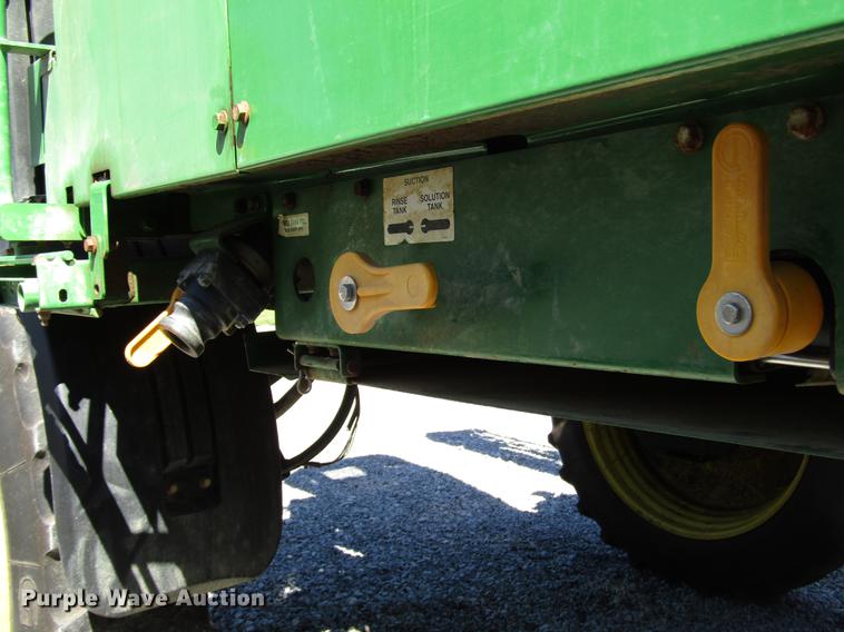 image for item DD4339 2013 John Deere 4830 sprayer