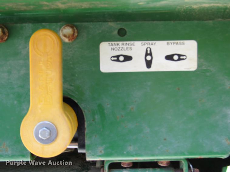 image for item DD4339 2013 John Deere 4830 sprayer