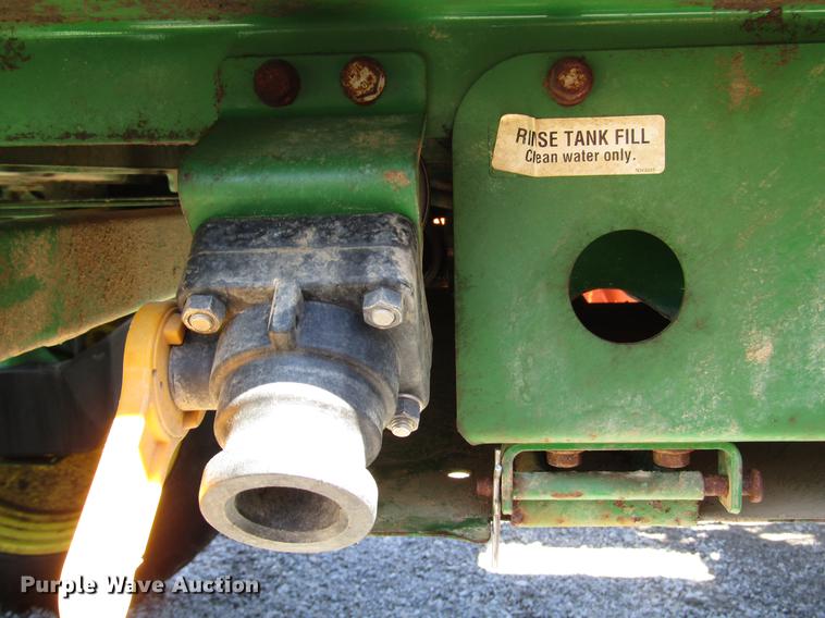 image for item DD4339 2013 John Deere 4830 sprayer