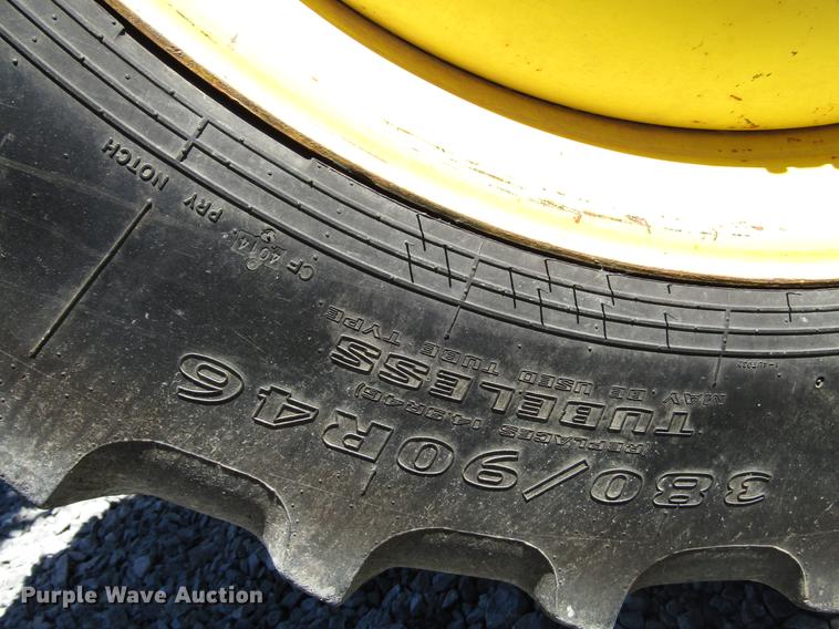 image for item DD4339 2013 John Deere 4830 sprayer