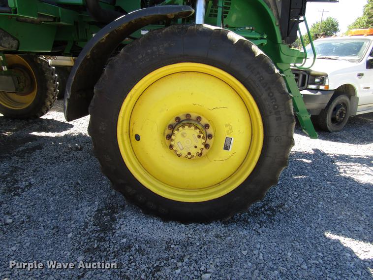 image for item DD4339 2013 John Deere 4830 sprayer