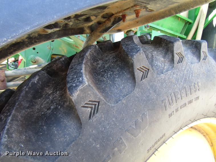 image for item DD4339 2013 John Deere 4830 sprayer