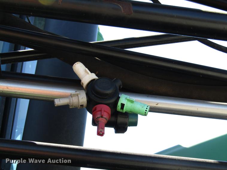 image for item DD4339 2013 John Deere 4830 sprayer