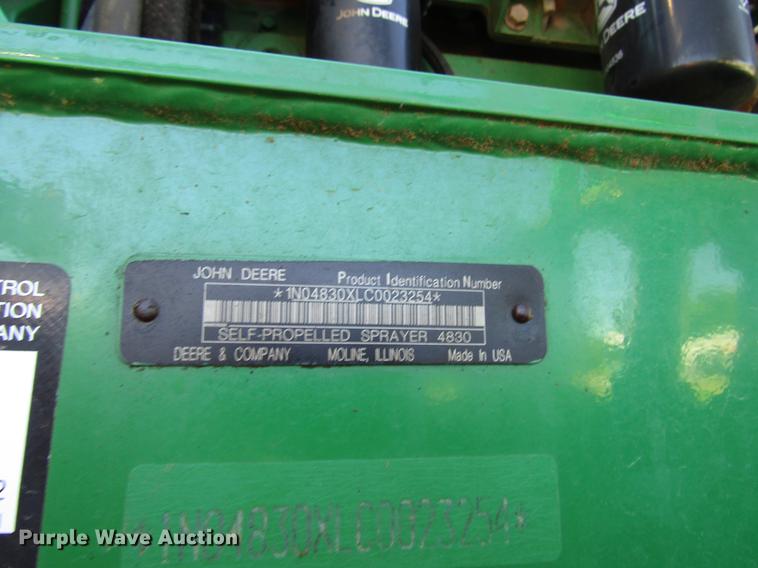 image for item DD4339 2013 John Deere 4830 sprayer