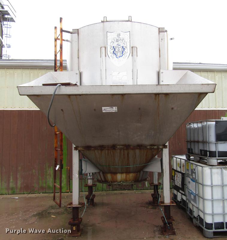 image for item DD4381 Doyle stainless steel upright fertilizer blender