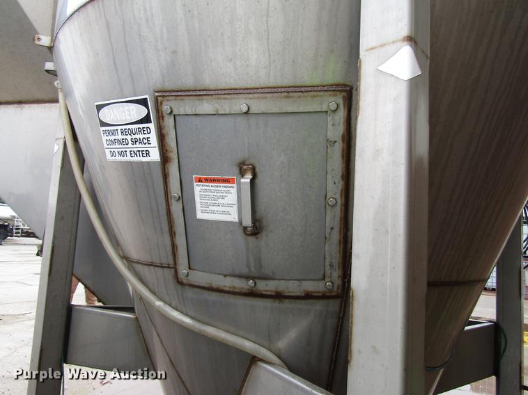 image for item DD4381 Doyle stainless steel upright fertilizer blender