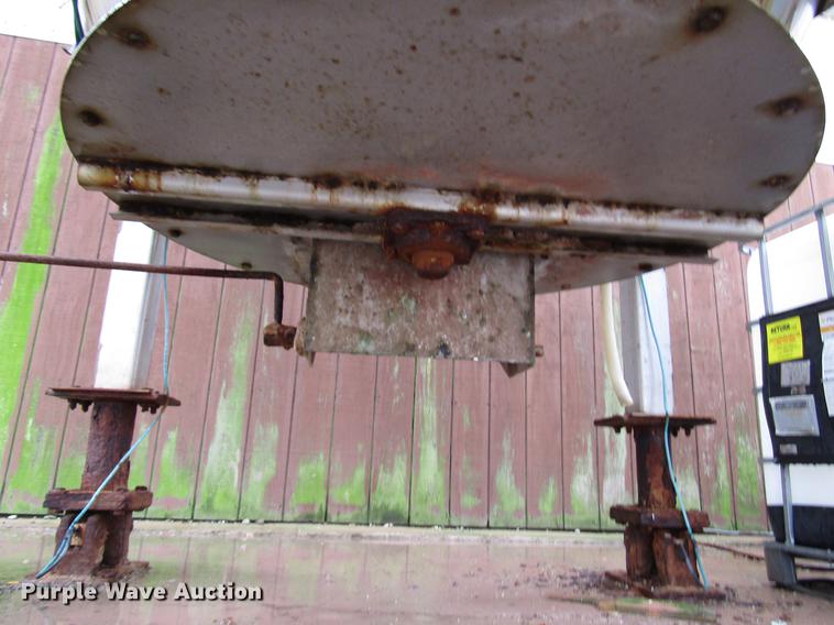 image for item DD4381 Doyle stainless steel upright fertilizer blender