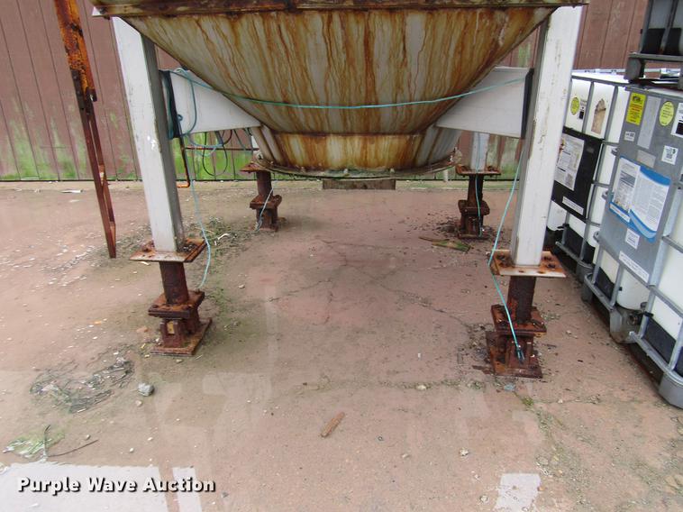 image for item DD4381 Doyle stainless steel upright fertilizer blender