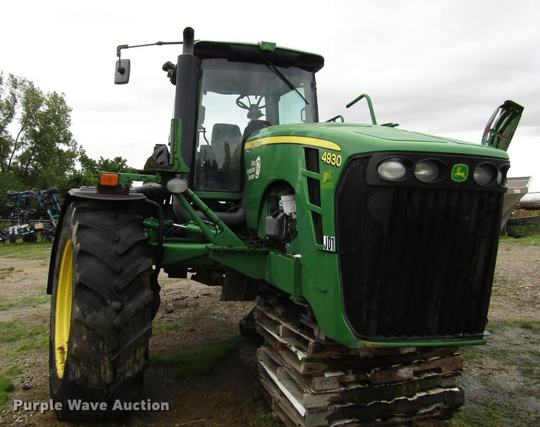 image for item DD4384 2009 John Deere 4930 sprayer