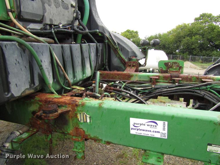 image for item DD4384 2009 John Deere 4930 sprayer