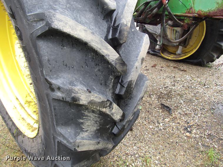 image for item DD4384 2009 John Deere 4930 sprayer