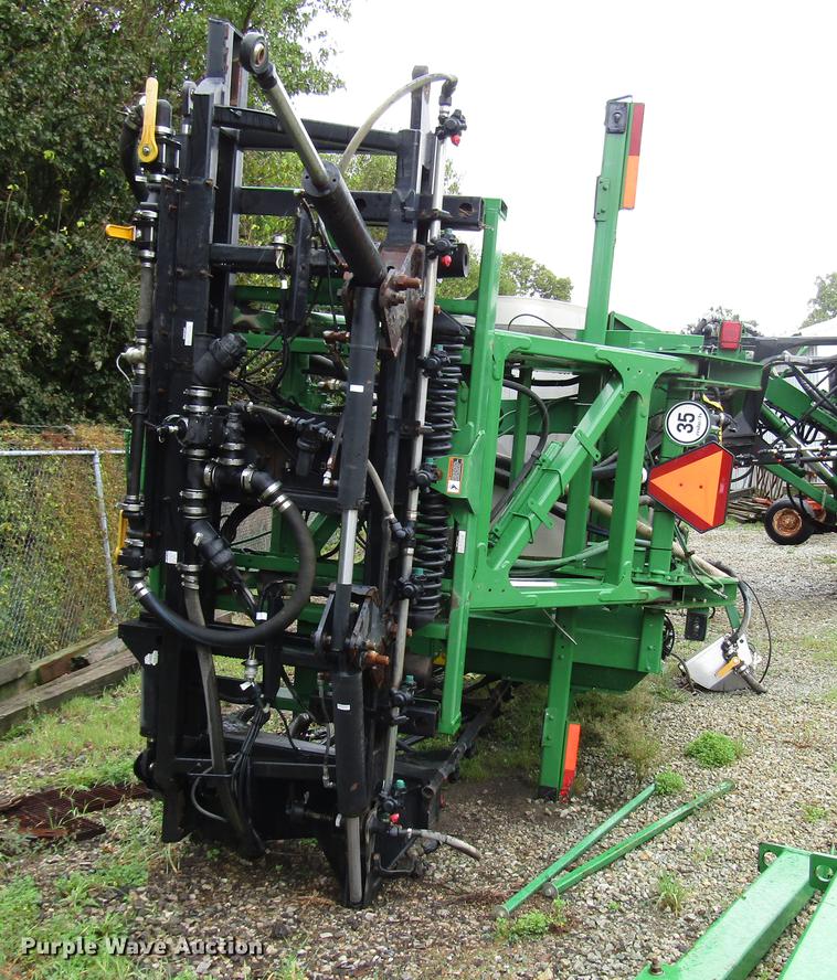 image for item DD4384 2009 John Deere 4930 sprayer