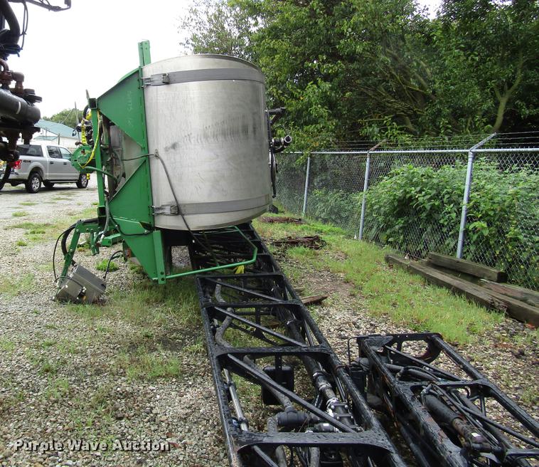 image for item DD4384 2009 John Deere 4930 sprayer