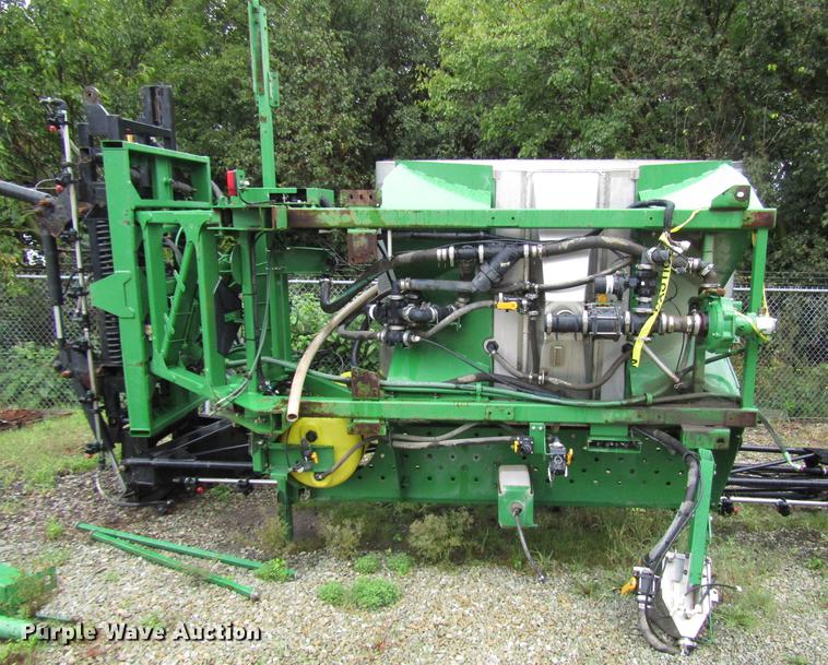 image for item DD4384 2009 John Deere 4930 sprayer