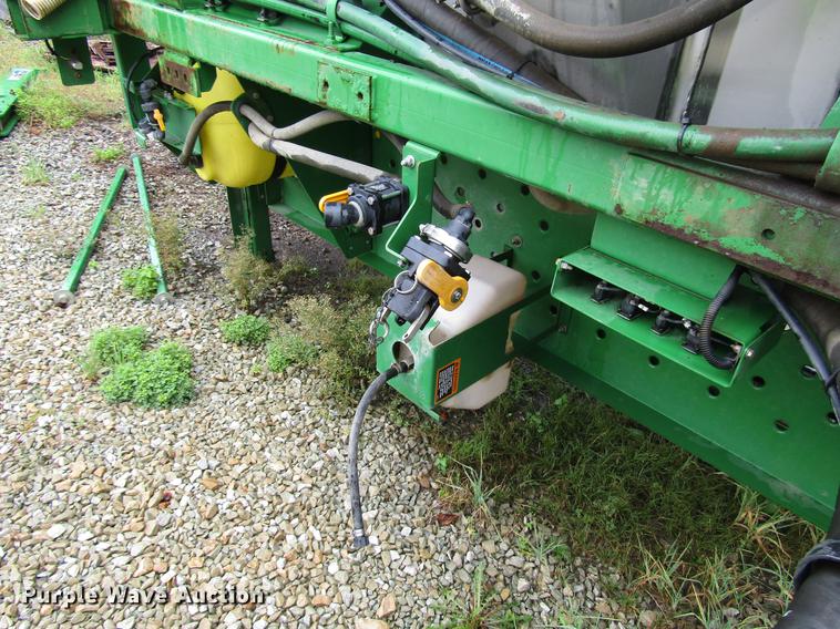 image for item DD4384 2009 John Deere 4930 sprayer