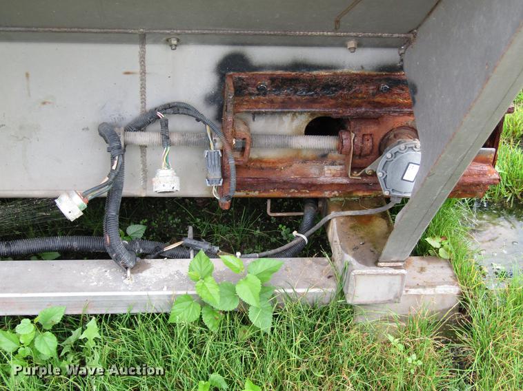 image for item DD4385 New Leader G4 stainless steel dry fertilizer bed