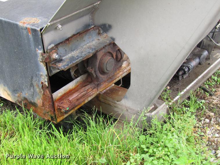 image for item DD4385 New Leader G4 stainless steel dry fertilizer bed