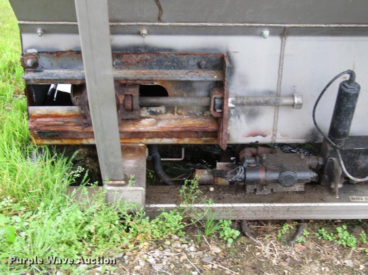 image for item DD4385 New Leader G4 stainless steel dry fertilizer bed