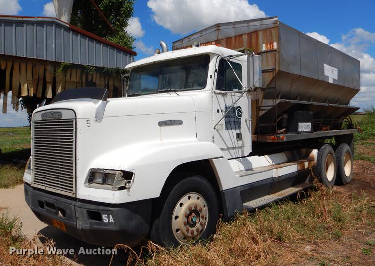 image for item EO9537 1989 Freightliner seed tender truck