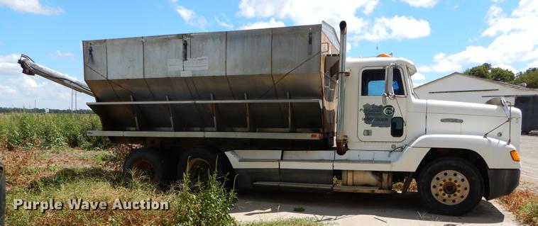 image for item EO9537 1989 Freightliner seed tender truck
