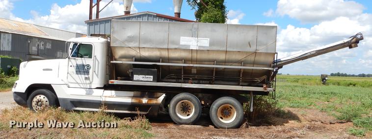 image for item EO9537 1989 Freightliner seed tender truck