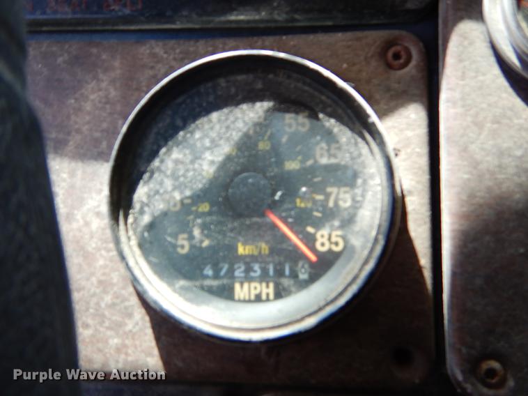 image for item EO9537 1989 Freightliner seed tender truck