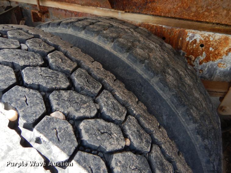 image for item EO9537 1989 Freightliner seed tender truck