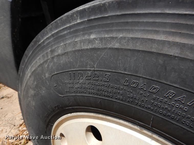 image for item EO9537 1989 Freightliner seed tender truck