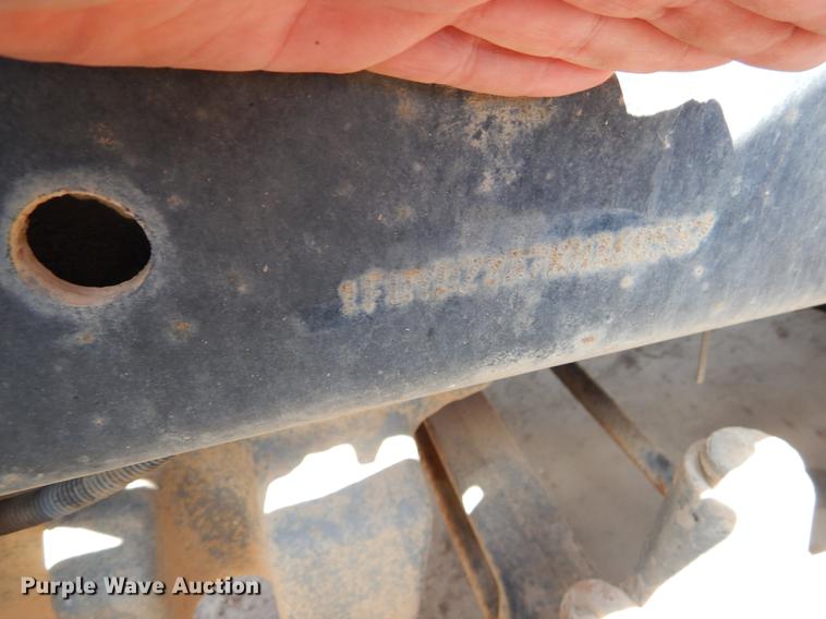 image for item EO9537 1989 Freightliner seed tender truck