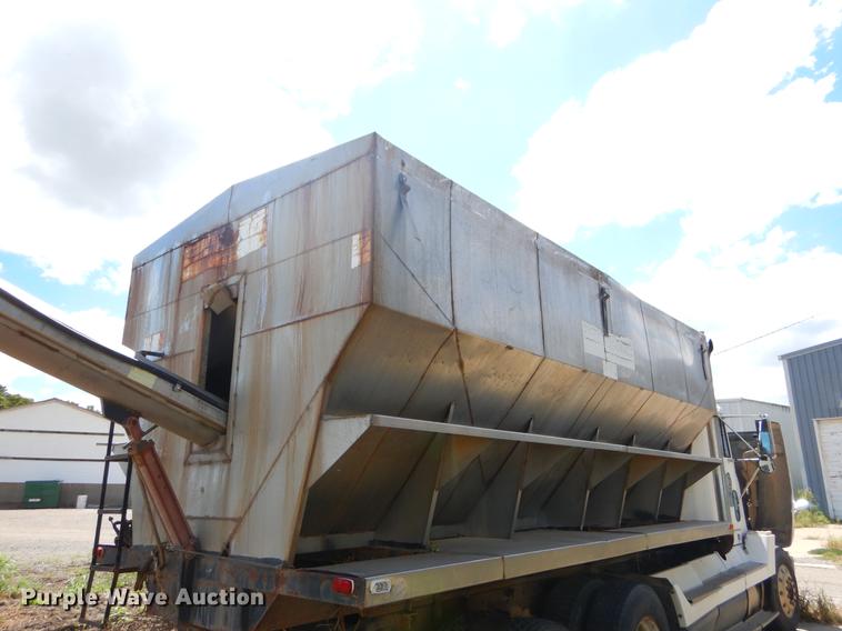 image for item EO9537 1989 Freightliner seed tender truck