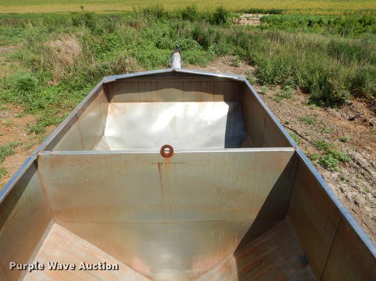 image for item EO9537 1989 Freightliner seed tender truck