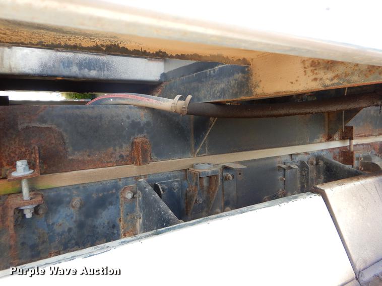 image for item EO9537 1989 Freightliner seed tender truck