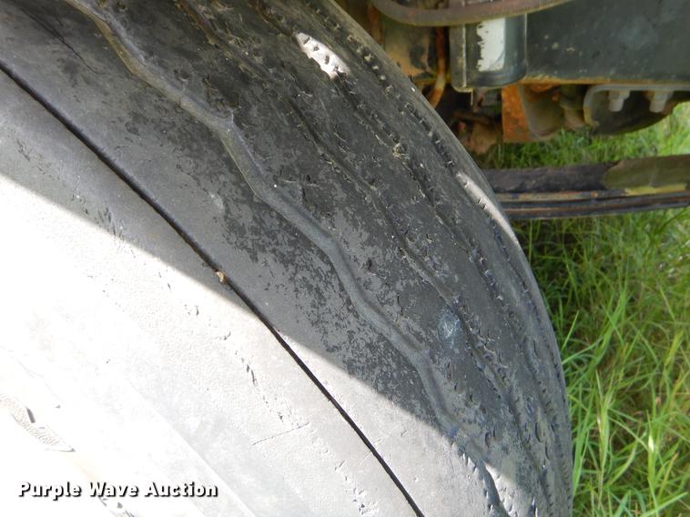 image for item EO9538 1985 Peterbilt 362 semi truck