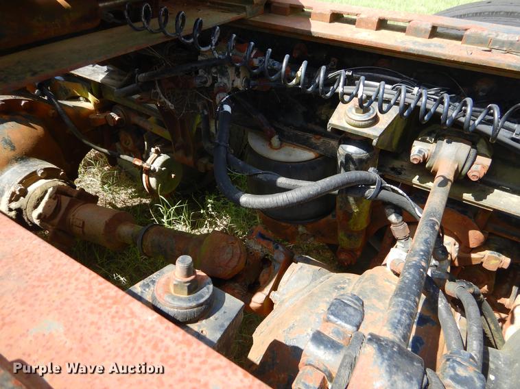 image for item EO9538 1985 Peterbilt 362 semi truck