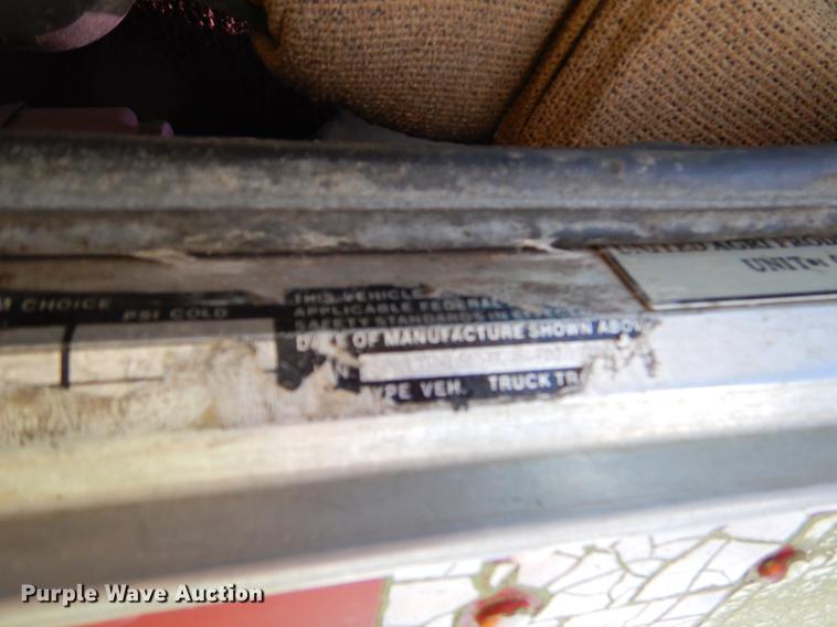 image for item EO9538 1985 Peterbilt 362 semi truck