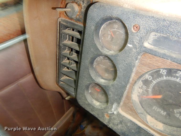 image for item EO9539 1983 International 2575 seed tender truck